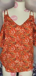 Shoulder Cut-out Top